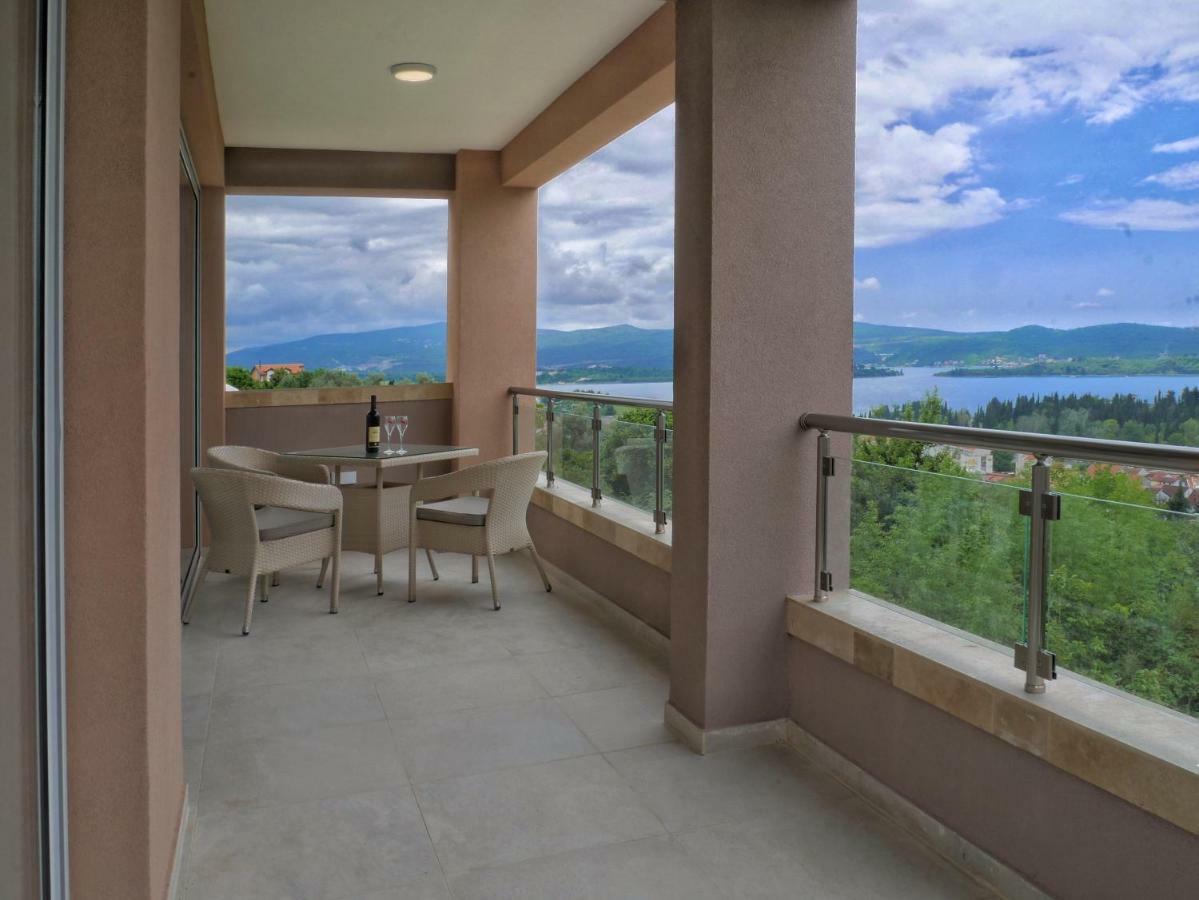 Villa Travertino Тиват Экстерьер фото